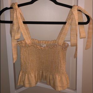 Tie shoulder yellow/orange crop top